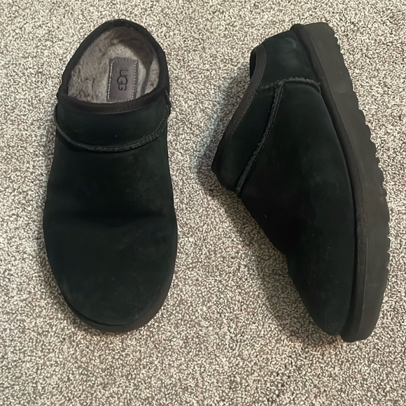 UGG Shoes - Ugg Classic Shearling Suede Slipper